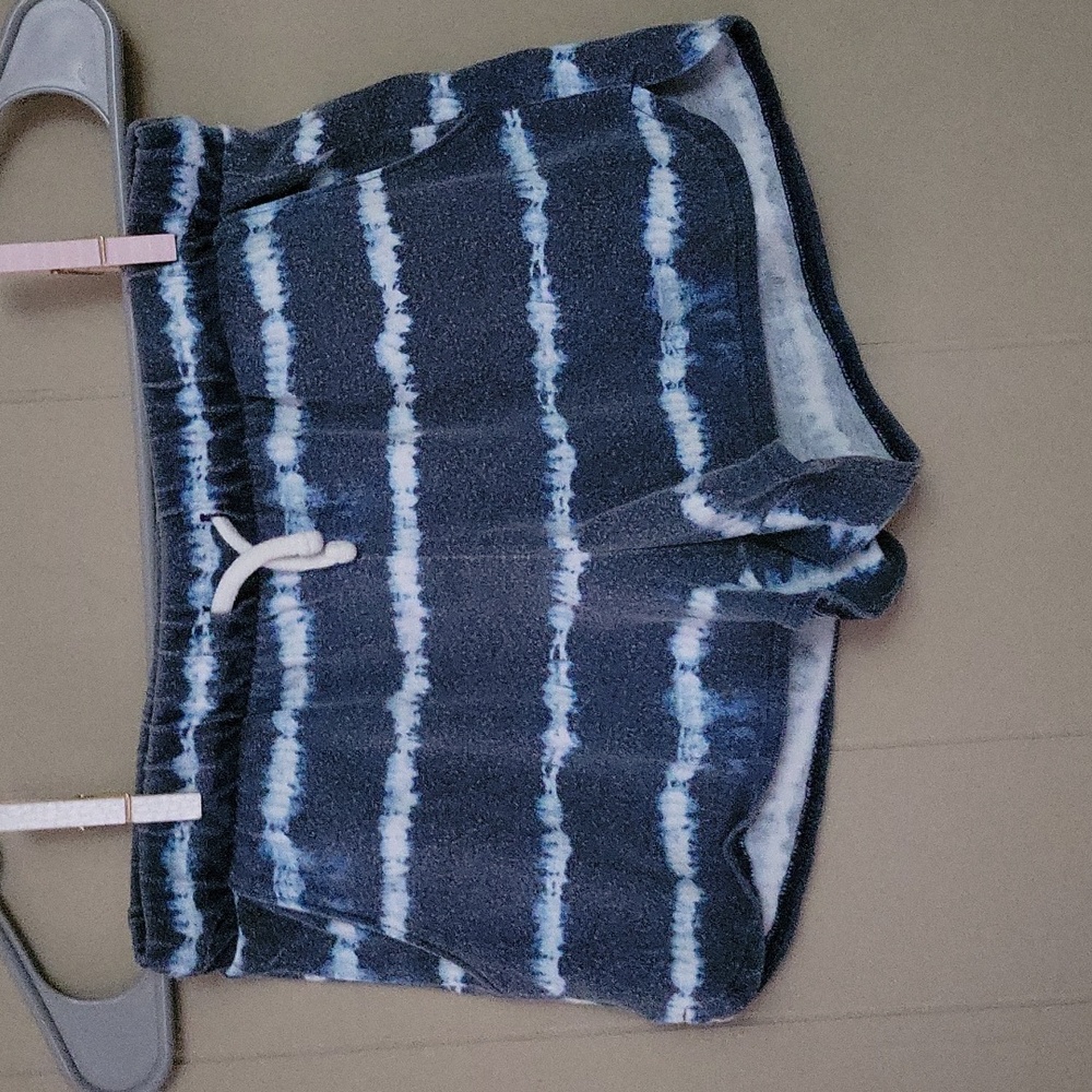 Old Navy Dolphin-Hem Jersey Shorts